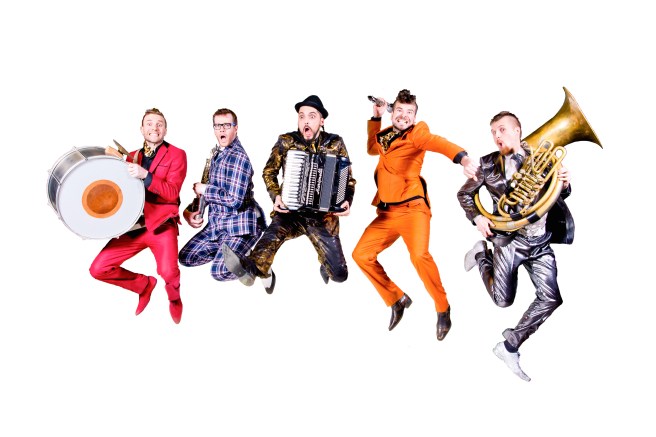 la20fanfare20couche-tard20copyright20olivier20reb20hd20de9toure9